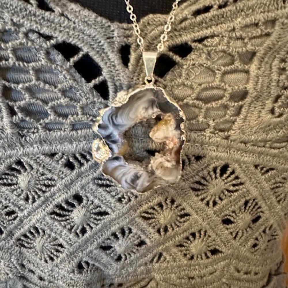 Grey Druzy Pendant Necklace - Picture 5 of 9